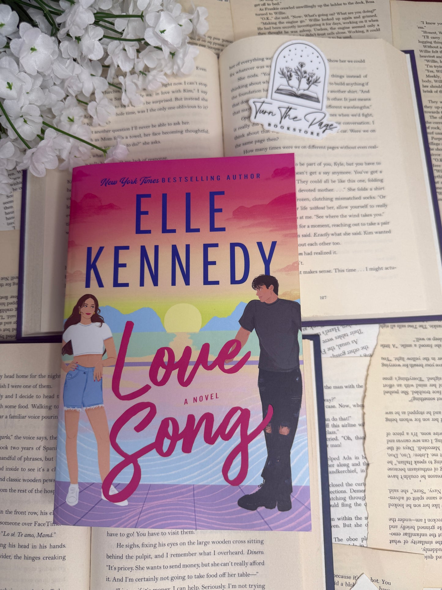 Love Song by Elle Kennedy - sprayed edges